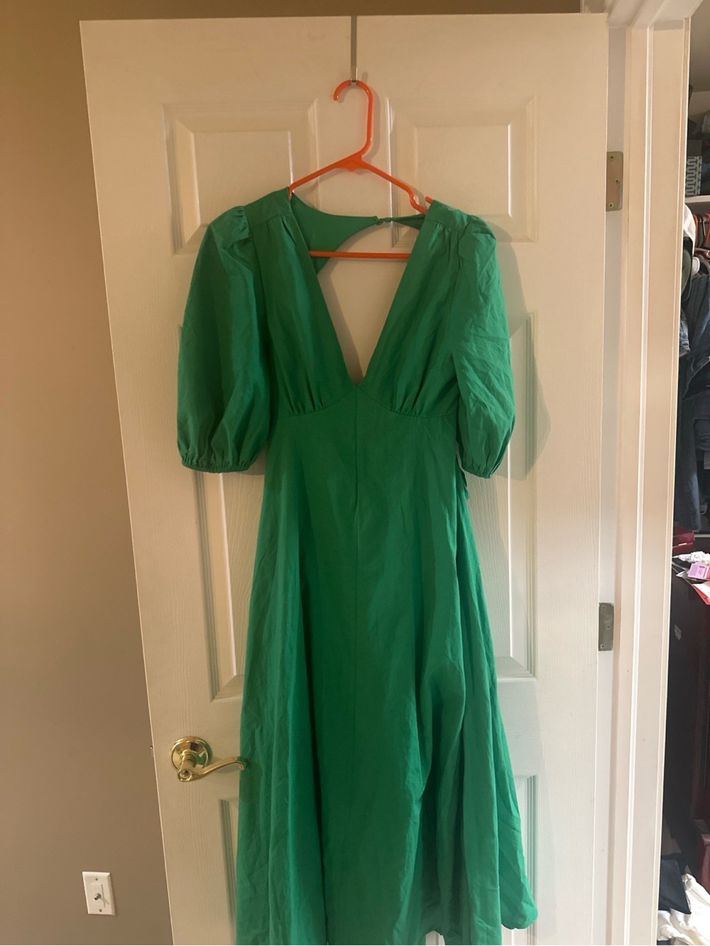 Green V-Neck how back Puff Sleeve Dress